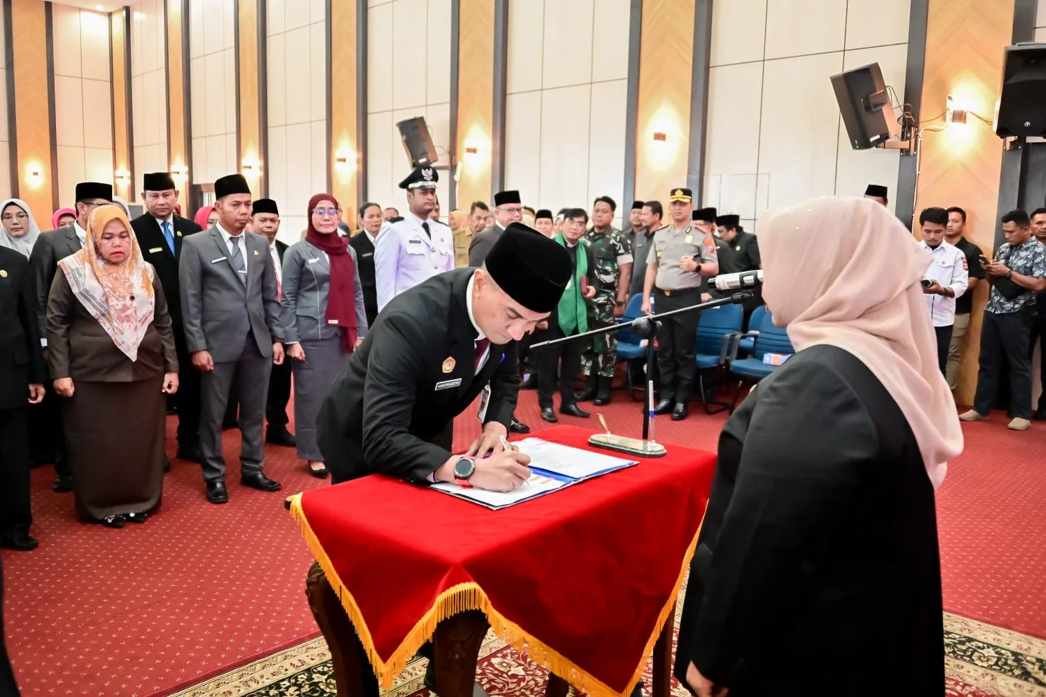 Berikut Nama-Nama 41 Pejabat Dan Fungsional Yang di Lantik Bupati Kasmarni